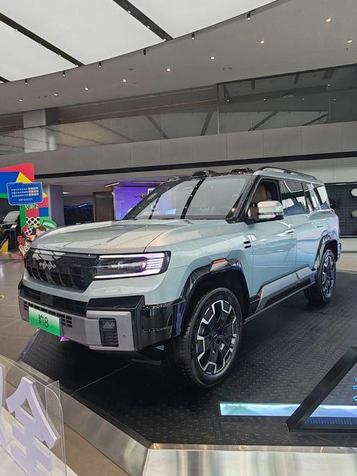 重庆117比亚迪方程豹硬派越野的爆款，英菲尼迪35周年与你共成长